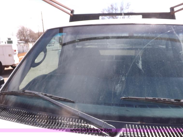 image for item I9009 2000 Chevrolet 2500 utility truck