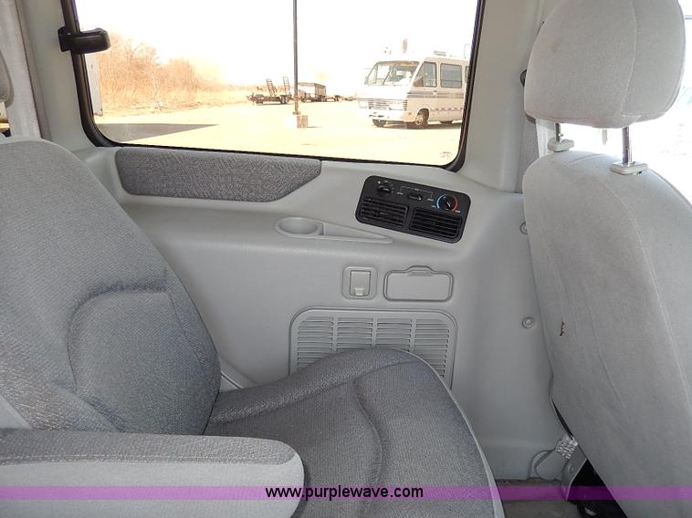 image for item I9263 1997 Mercury Villager GS