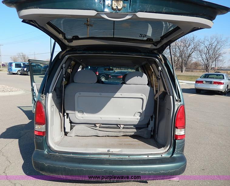 image for item I9263 1997 Mercury Villager GS