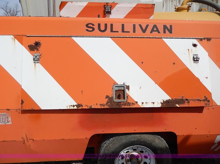 image for item I9282 Sullivan D375Q6A air compressor