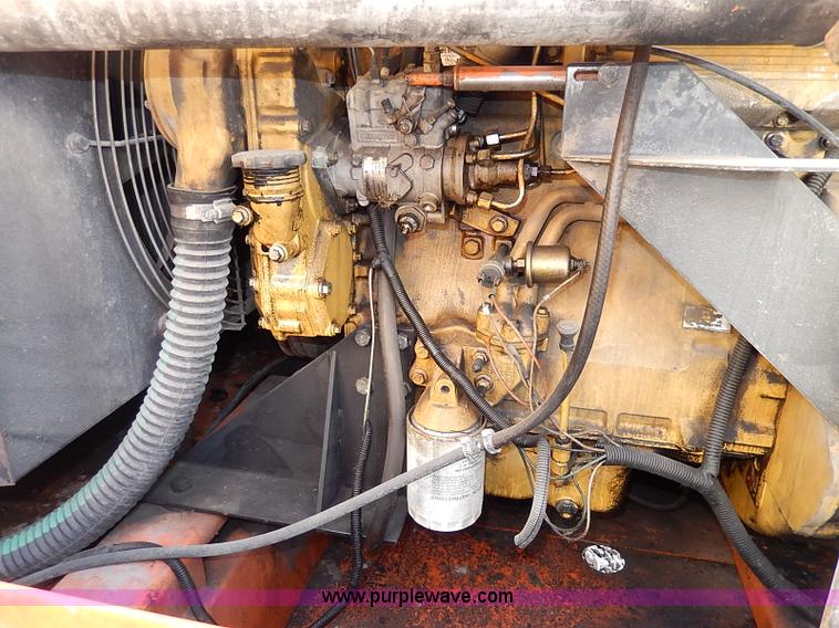 image for item I9282 Sullivan D375Q6A air compressor