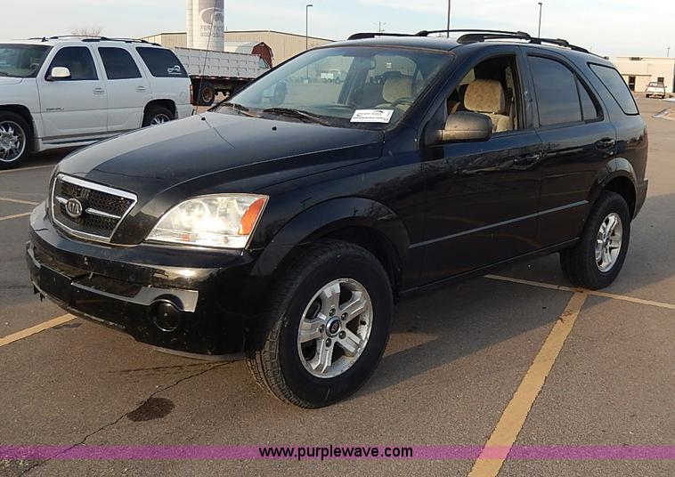 image for item I9354 2004 Kia Sorento LX SUV