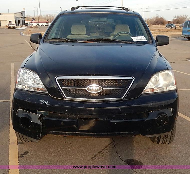 image for item I9354 2004 Kia Sorento LX SUV