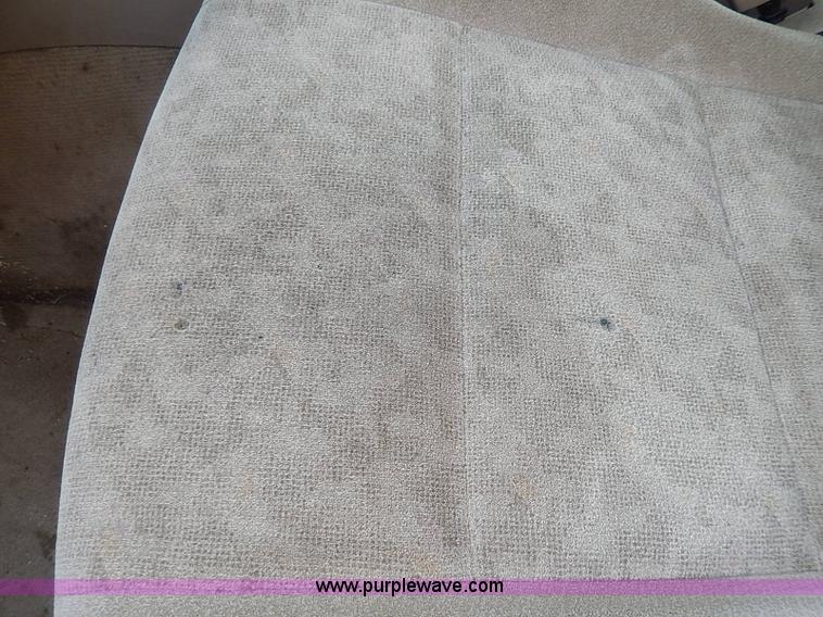 image for item I9354 2004 Kia Sorento LX SUV