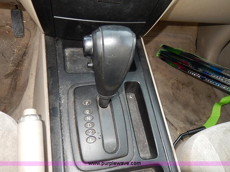 image for item I9354 2004 Kia Sorento LX SUV