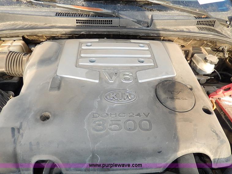 image for item I9354 2004 Kia Sorento LX SUV