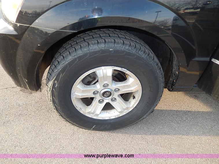 image for item I9354 2004 Kia Sorento LX SUV