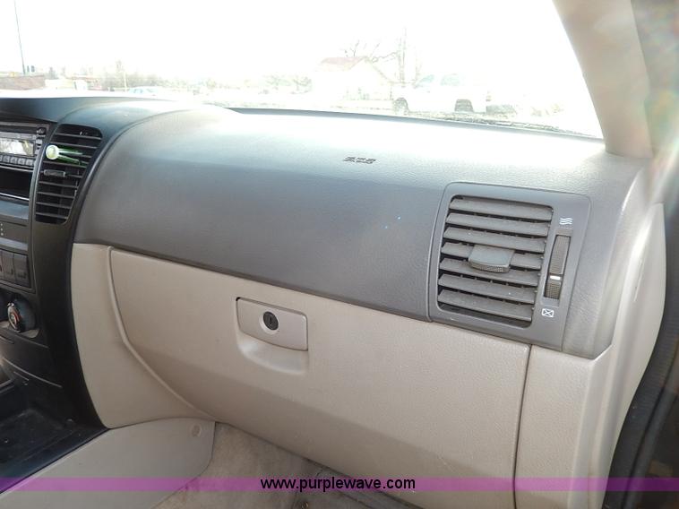 image for item I9354 2004 Kia Sorento LX SUV