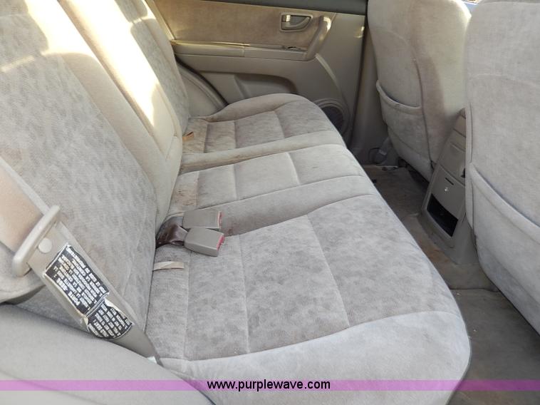 image for item I9354 2004 Kia Sorento LX SUV