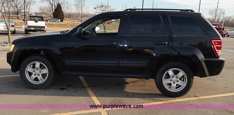 image for item I9355 2006 Jeep Grand Cherokee Laredo SUV