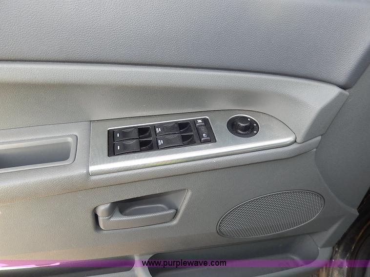 image for item I9355 2006 Jeep Grand Cherokee Laredo SUV