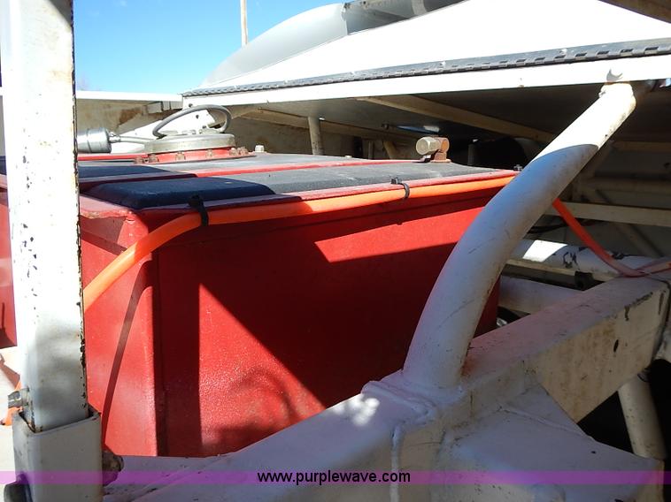 image for item I9394 Race car and trailer