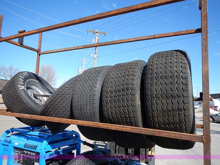 image for item I9394 Race car and trailer