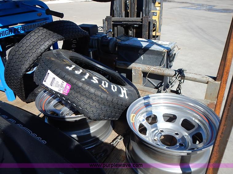 image for item I9394 Race car and trailer