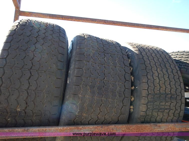 image for item I9394 Race car and trailer