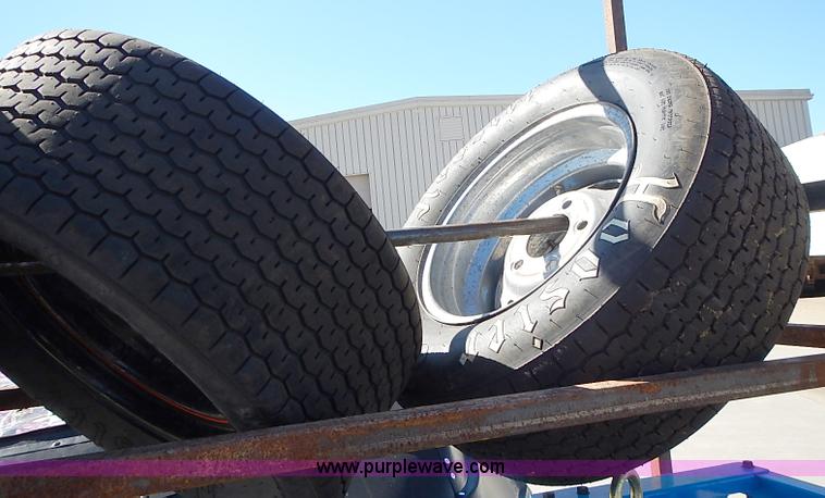 image for item I9394 Race car and trailer