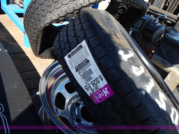 image for item I9394 Race car and trailer