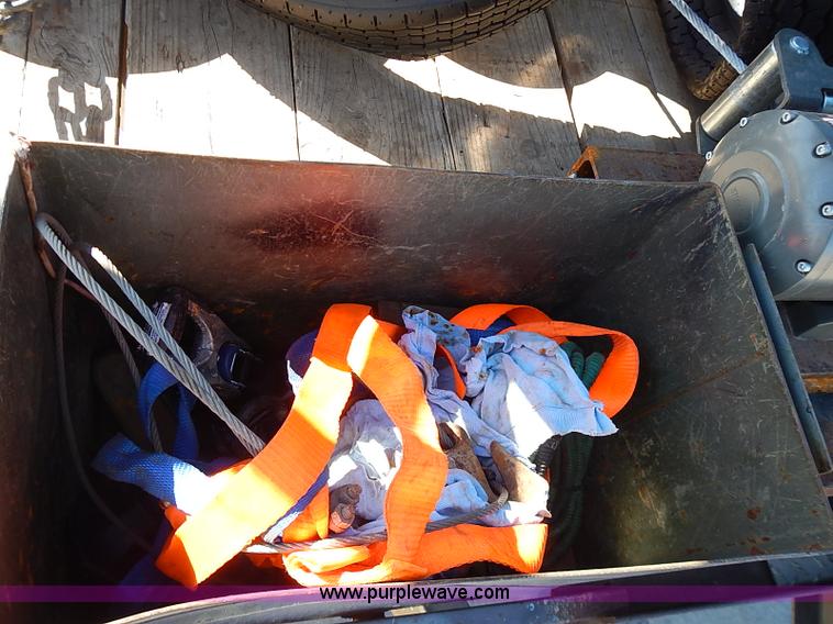 image for item I9394 Race car and trailer