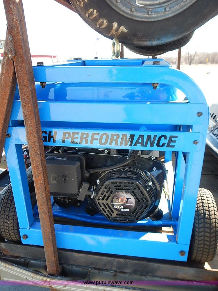 image for item I9394 Race car and trailer