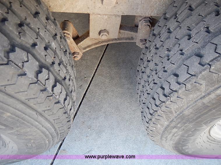 image for item I9394 Race car and trailer