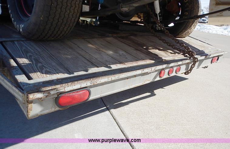 image for item I9394 Race car and trailer