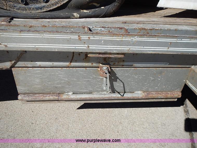 image for item I9394 Race car and trailer