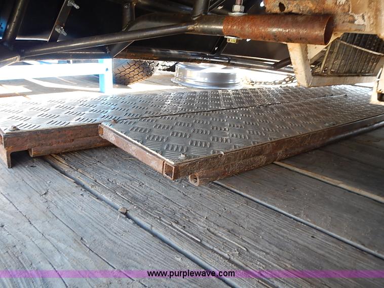 image for item I9394 Race car and trailer