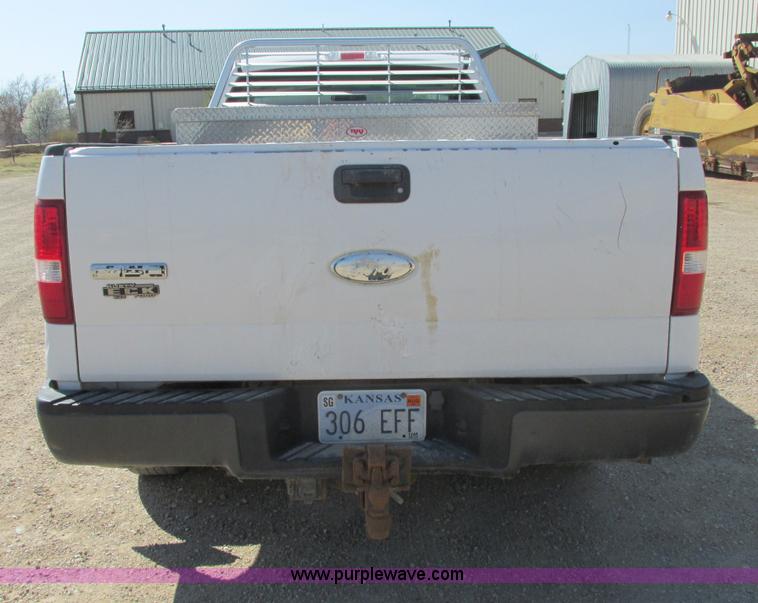 image for item I9749 2006 Ford F150 XL pickup truck