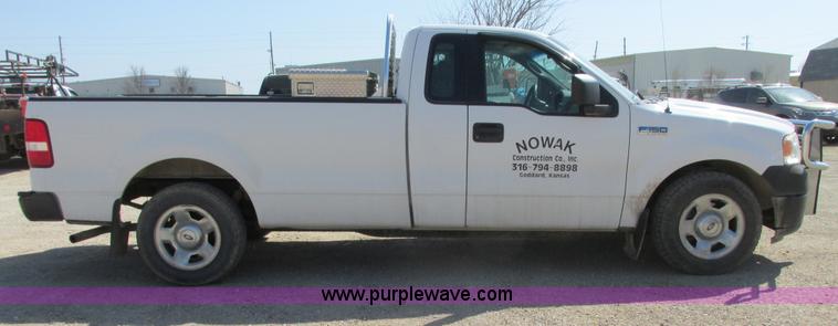 image for item I9749 2006 Ford F150 XL pickup truck
