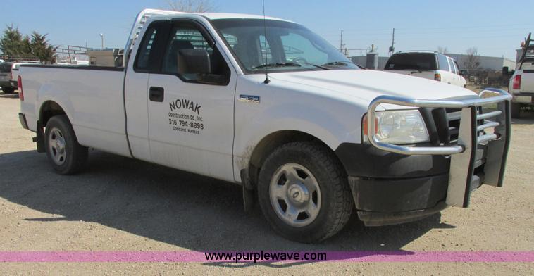 image for item I9749 2006 Ford F150 XL pickup truck