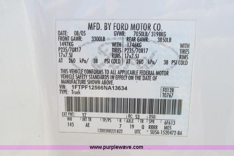 image for item I9749 2006 Ford F150 XL pickup truck