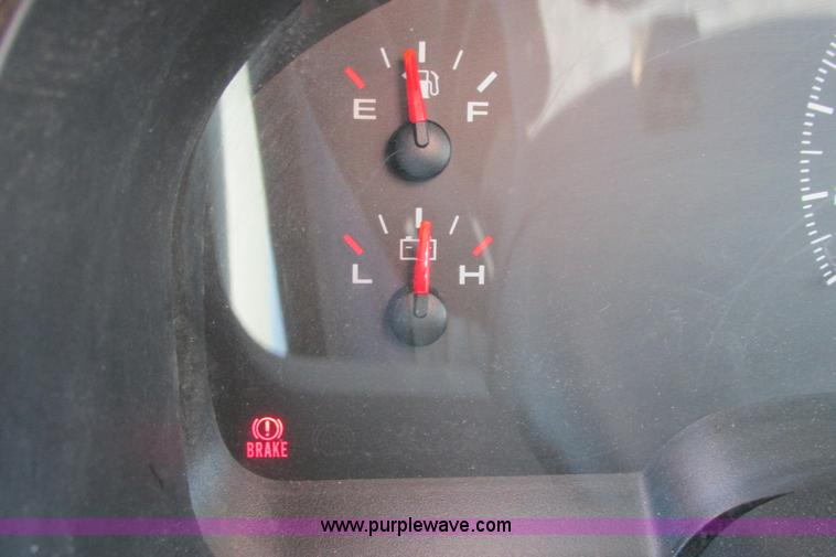 image for item I9749 2006 Ford F150 XL pickup truck