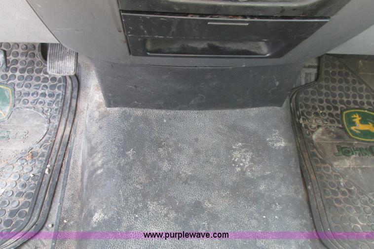 image for item I9749 2006 Ford F150 XL pickup truck