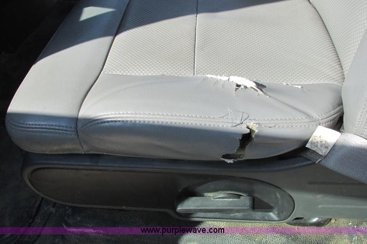 image for item I9749 2006 Ford F150 XL pickup truck