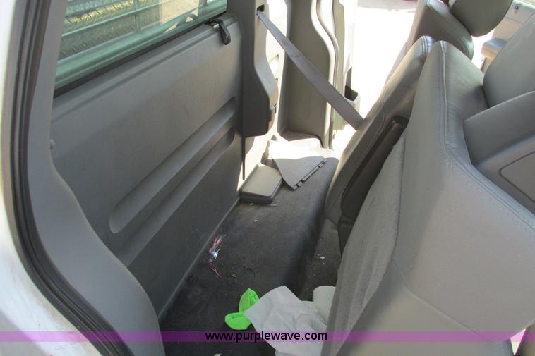 image for item I9749 2006 Ford F150 XL pickup truck