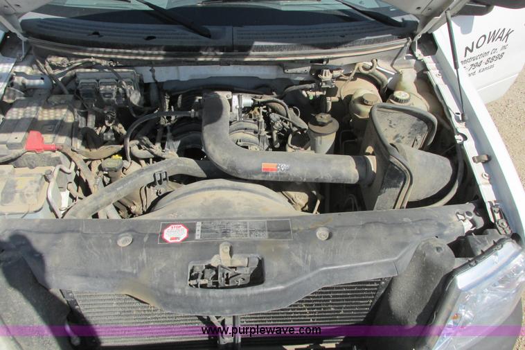 image for item I9749 2006 Ford F150 XL pickup truck