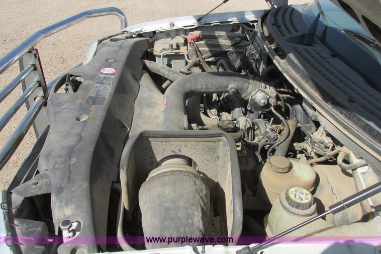 image for item I9749 2006 Ford F150 XL pickup truck