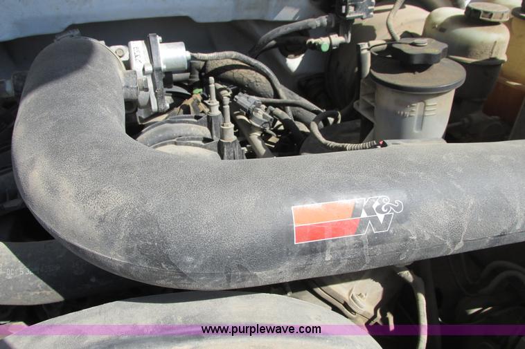 image for item I9749 2006 Ford F150 XL pickup truck