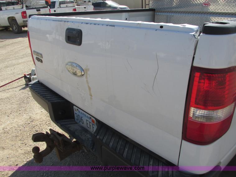 image for item I9749 2006 Ford F150 XL pickup truck