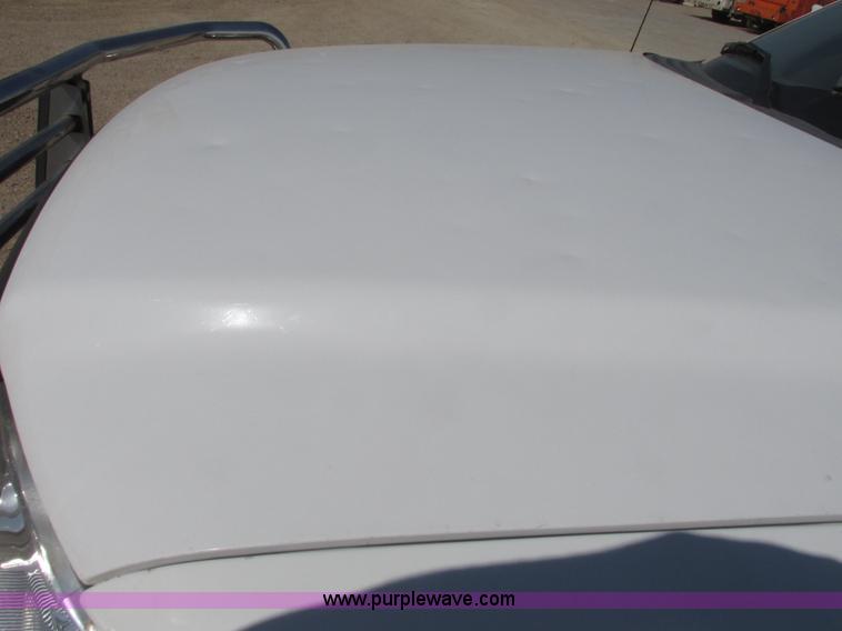 image for item I9749 2006 Ford F150 XL pickup truck