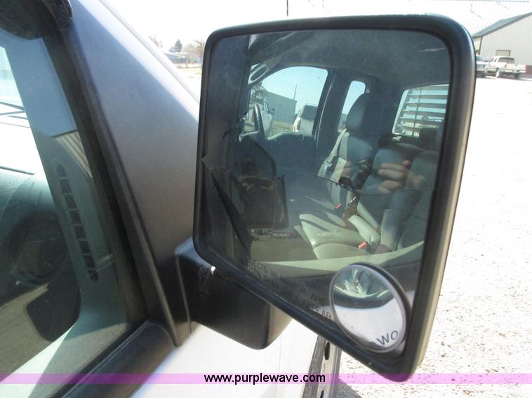 image for item I9749 2006 Ford F150 XL pickup truck