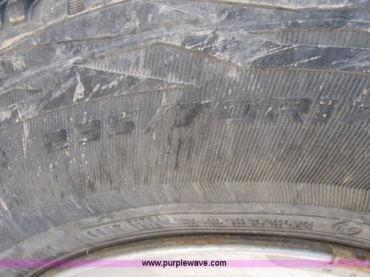 image for item I9749 2006 Ford F150 XL pickup truck