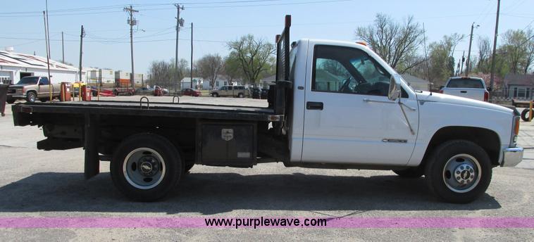 image for item I9750 1998 Chevrolet Cheyenne 3500 flatbed pickup truck