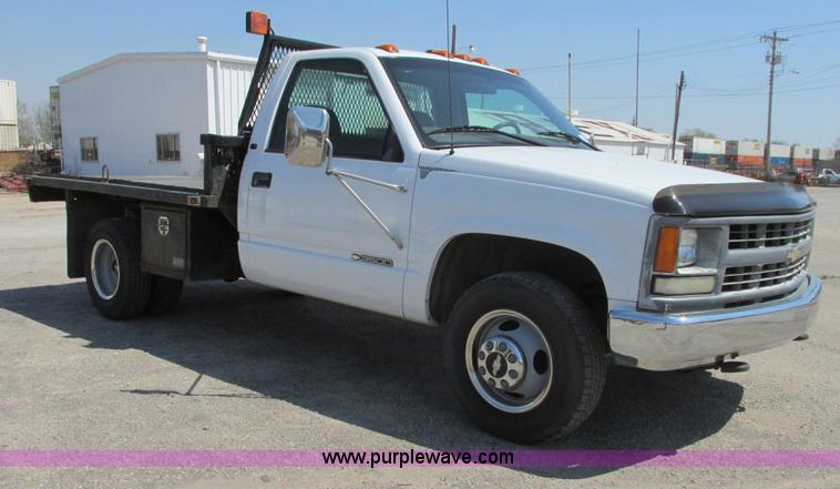 image for item I9750 1998 Chevrolet Cheyenne 3500 flatbed pickup truck