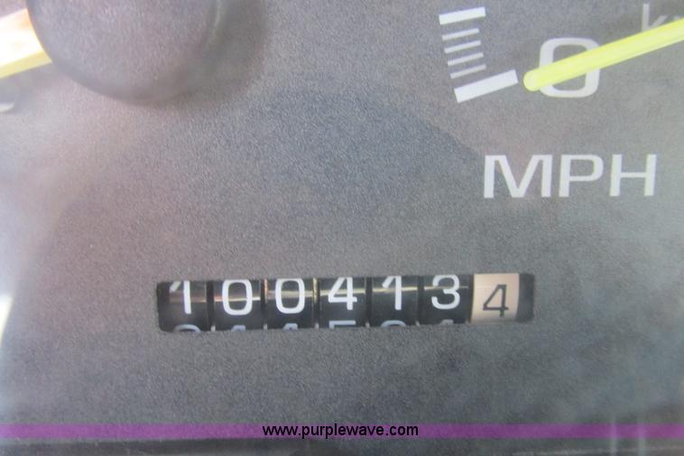 image for item I9750 1998 Chevrolet Cheyenne 3500 flatbed pickup truck