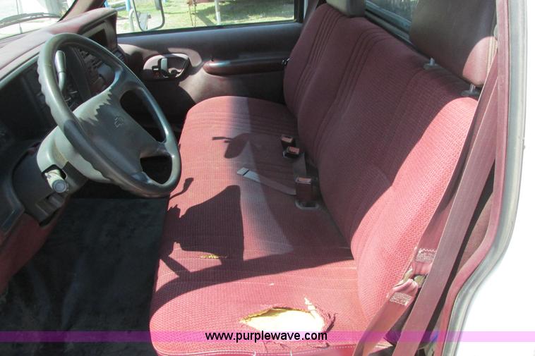 image for item I9750 1998 Chevrolet Cheyenne 3500 flatbed pickup truck