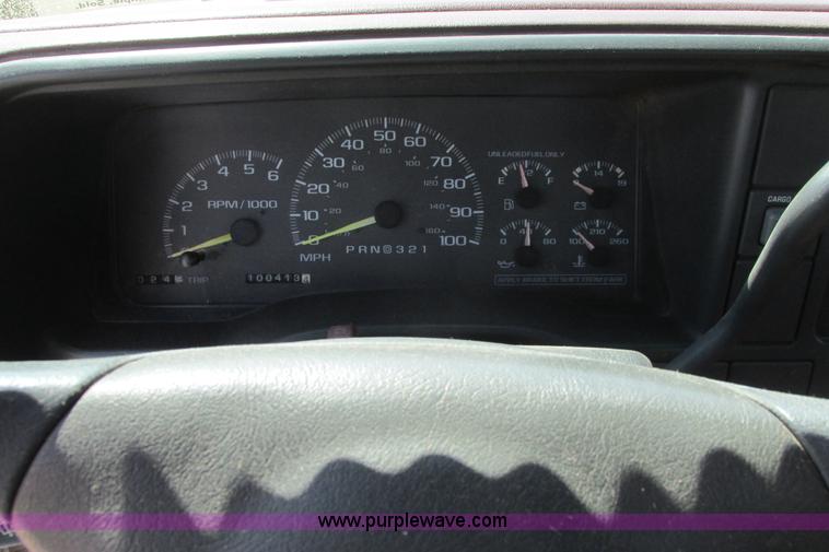 image for item I9750 1998 Chevrolet Cheyenne 3500 flatbed pickup truck