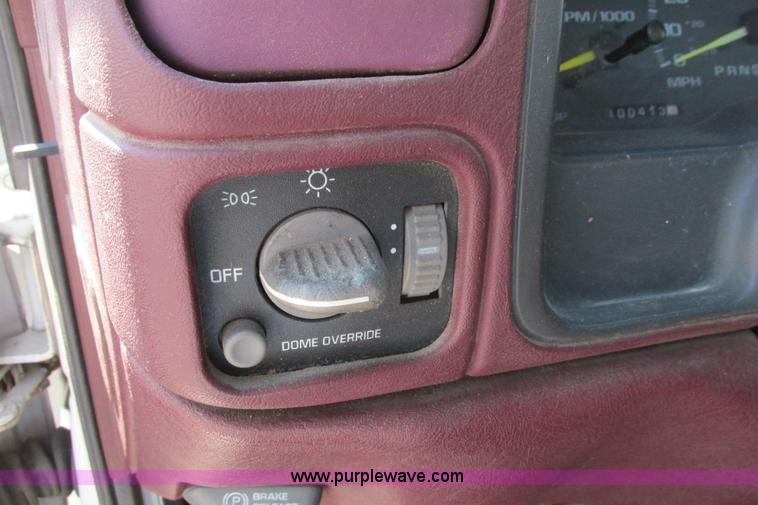 image for item I9750 1998 Chevrolet Cheyenne 3500 flatbed pickup truck