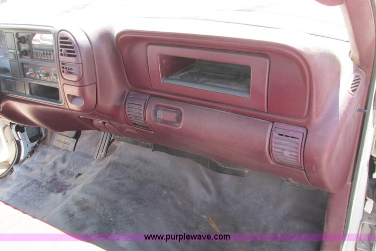 image for item I9750 1998 Chevrolet Cheyenne 3500 flatbed pickup truck