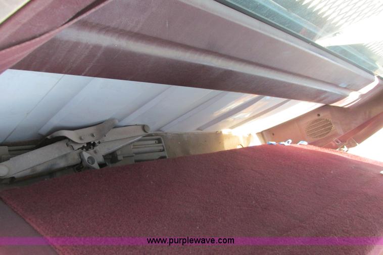 image for item I9750 1998 Chevrolet Cheyenne 3500 flatbed pickup truck